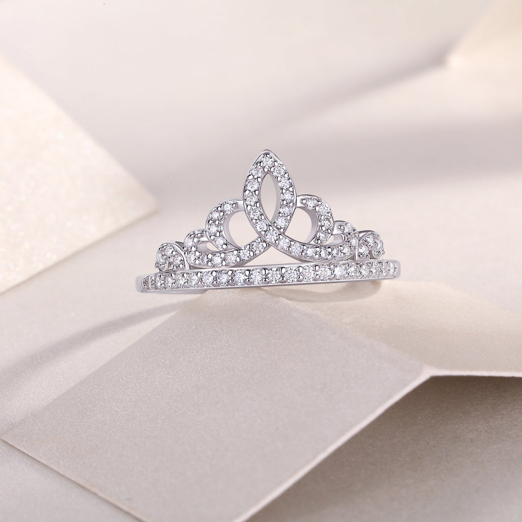 Crown Diamond Ring Luxury And Stylish Moissanite Silver Ring