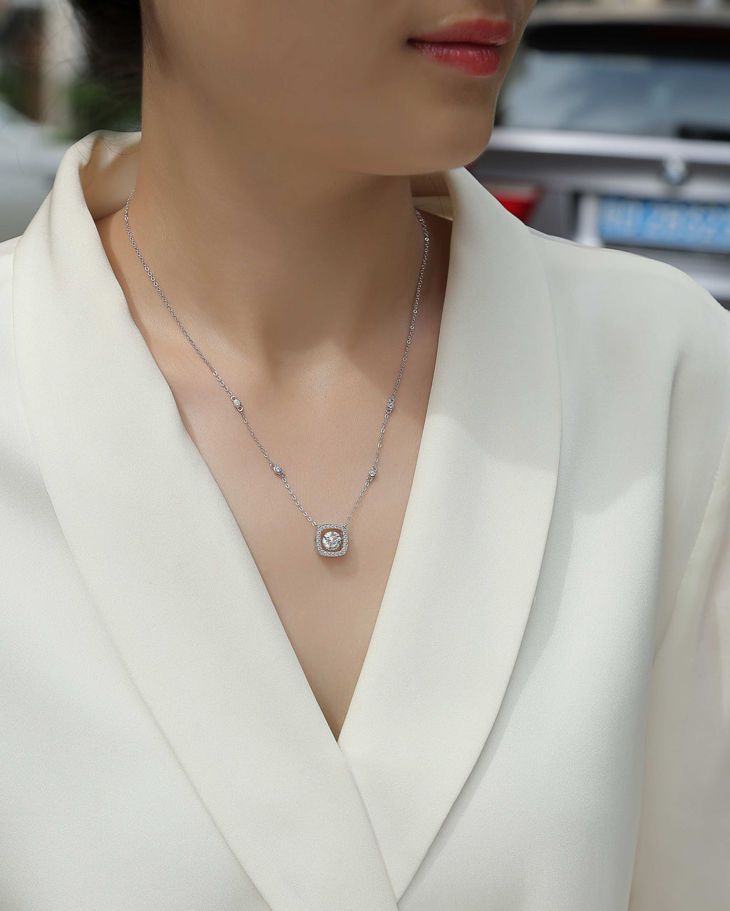 Luxury pillow 1-Carat Moissanite Pendant – S925 Silver & Platinum necklace