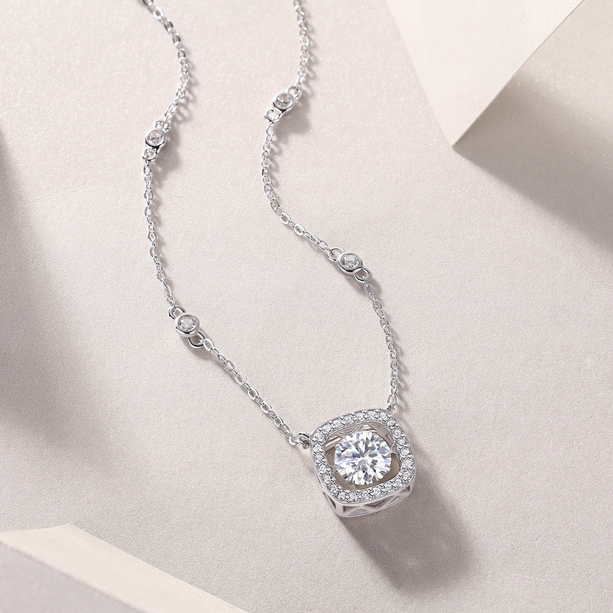 Luxury pillow 1-Carat Moissanite Pendant – S925 Silver & Platinum necklace